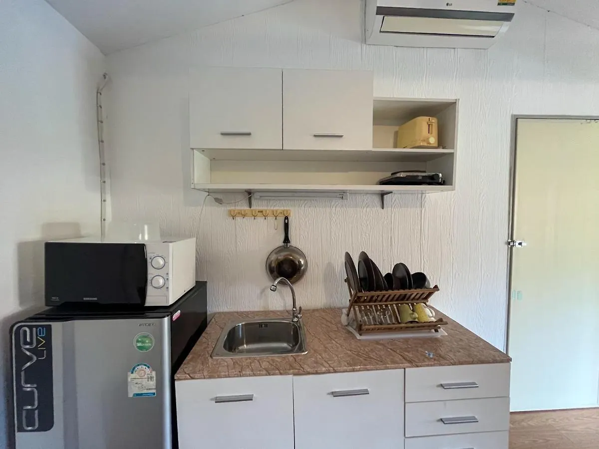 De Bra Hostel Ko Lanta